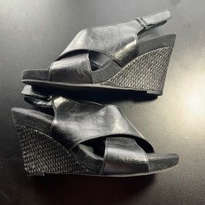 Aerosoles black wedges size 8